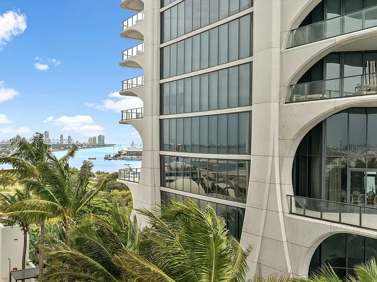 1040 Biscayne Blvd #1107 — Photo 39