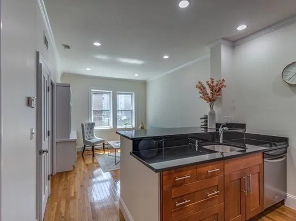 15 Garrison St APT 9, Boston, MA 02116