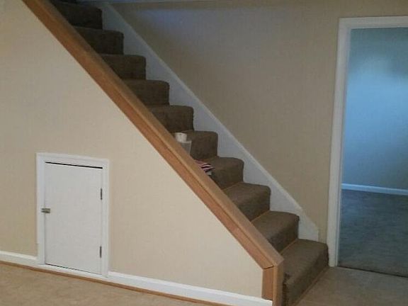 stairs to upstairs