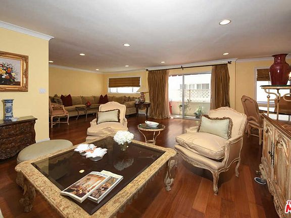 2nd image of 5343 Yarmouth Ave Unit 204