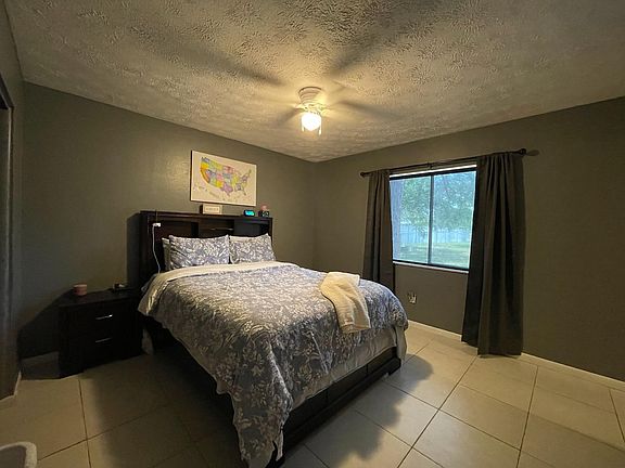 3rd image of 472 SE Dalva Ave
