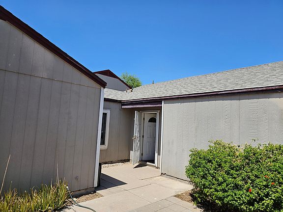 Entrance to front patio