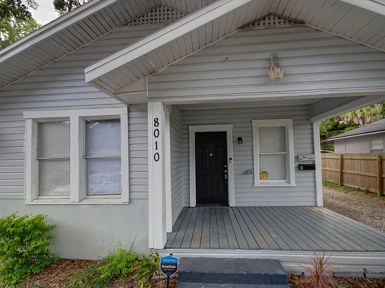 8010 N 11th St — Photo 33