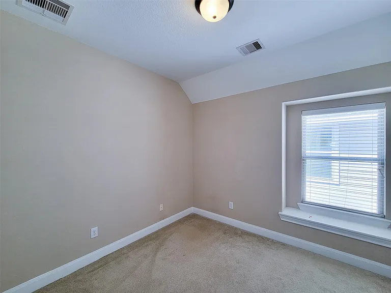 50 W Montfair Blvd — Photo 34