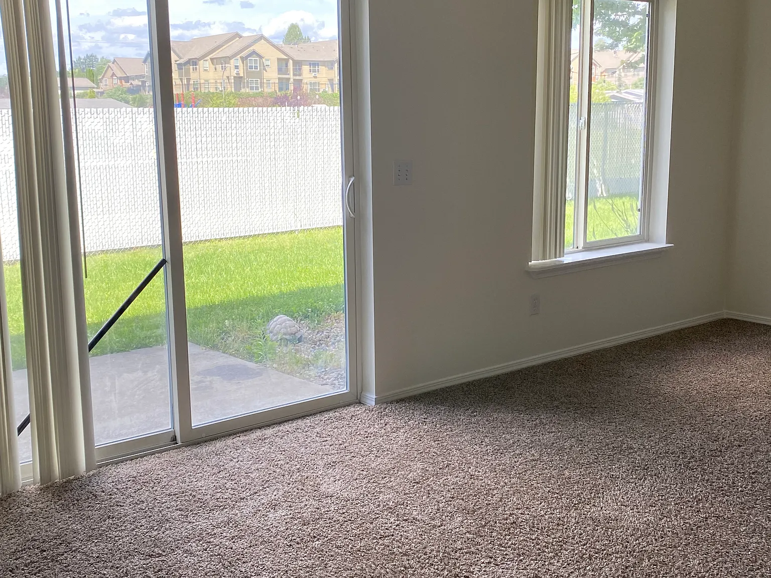 2 bed, 2.5 bath, 1180 sqft, $1,675 — Photo 4