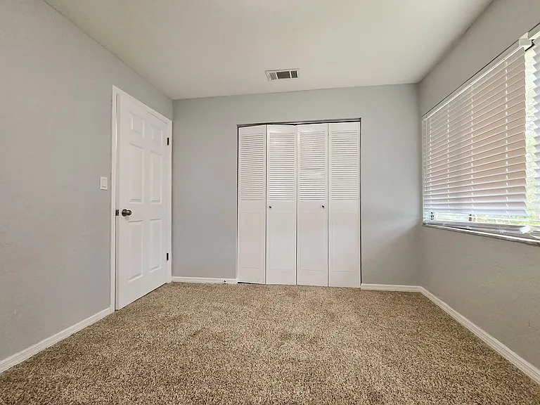 6210 SW 8th Ln — Photo 11