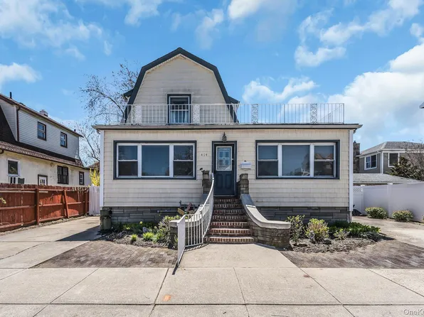 (undisclosed Address), Long Beach, NY 11561