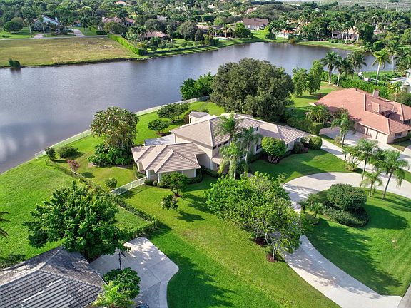 Home For Sale In Delray Lakes Estates