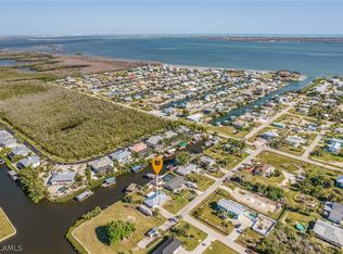 2596 Baybreeze St, Saint James City, FL 33956