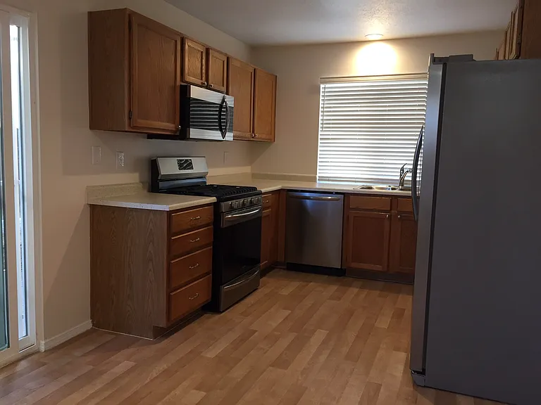 11200 Wales Ave NE — Photo 17