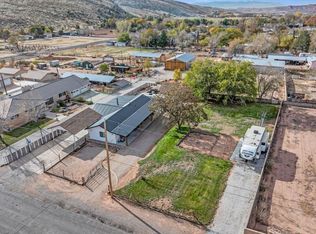 40 E Cherry Ln, Leeds, UT 84746