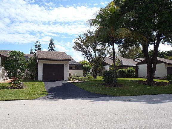 5th image of 6430 Pinehurst Cir E #E-e28