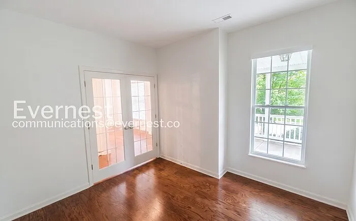 1084 Ashcraft Ave — Photo 10
