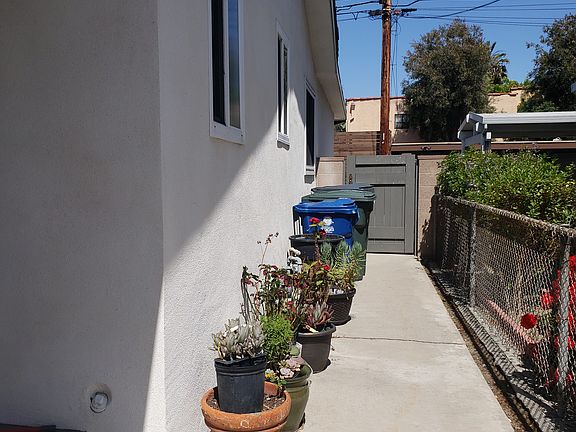 3rd image of 20922 Hawaiian Ave