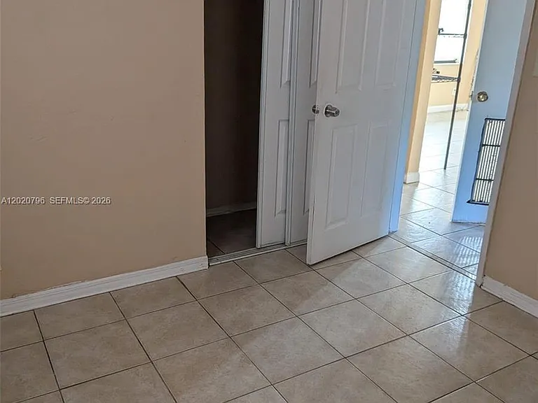 6425 SW 22nd St — Photo 8