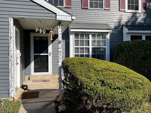 1652 Bluebird Dr Unit 1, Morrisville, PA 19067