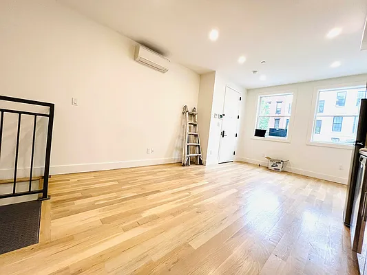 Rented by null | media 21