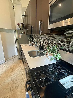 3rd image of 505 Vanderbilt Ave #4