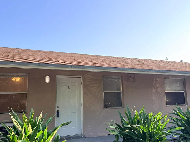 804 NW 2nd Ave #C — Photo 2