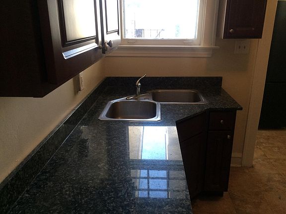 4th image of 44 N Spring Ave