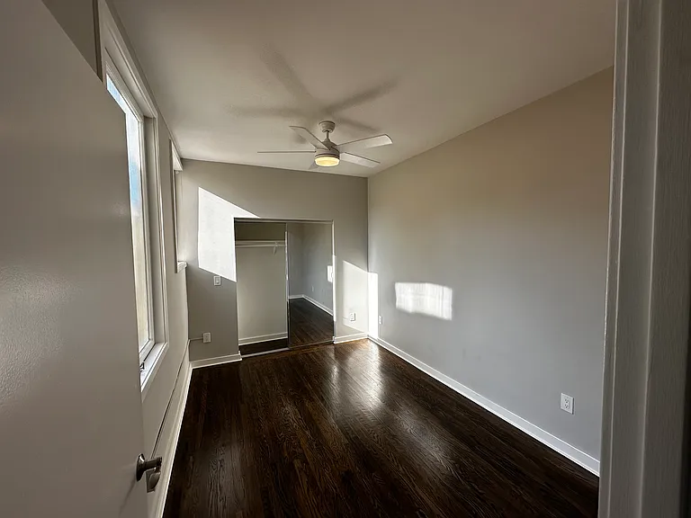 Boulevard Apartments — Photo 8