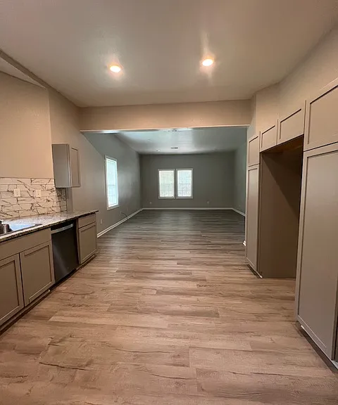 2915 Magnolia St — Photo 4