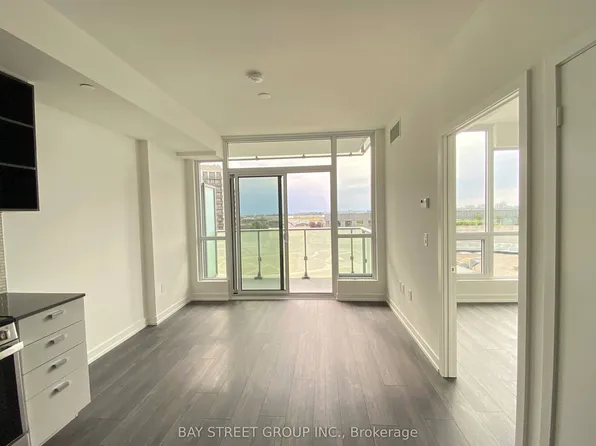 10 De Boers Dr #814, Toronto, ON M3J 0H1