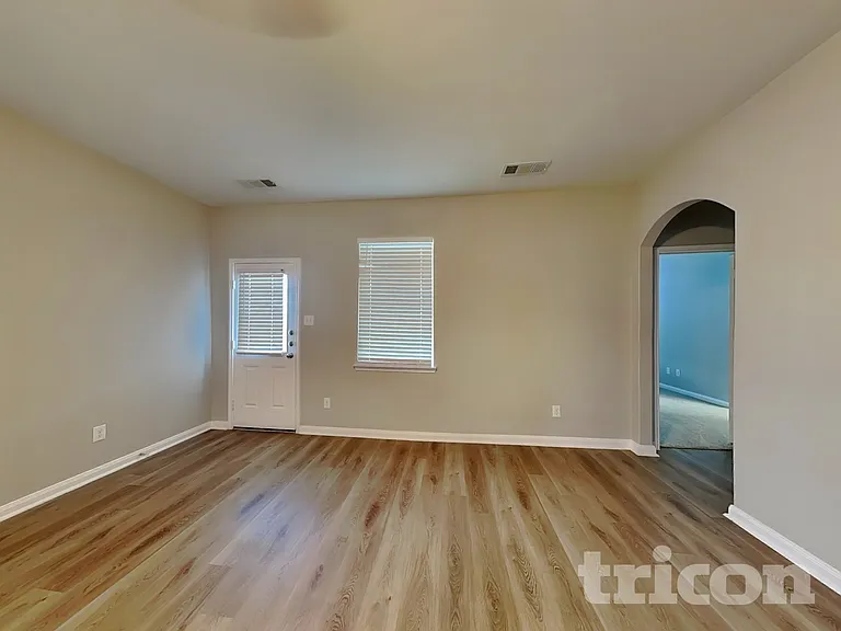 135 Houston Pl — Photo 3