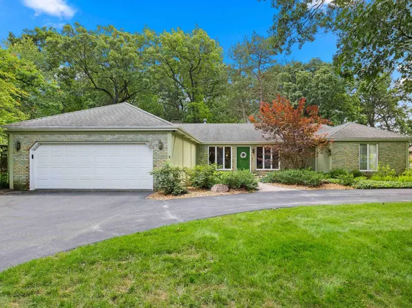 427 W Rain Tree Rd, Dunlap, IL 61525