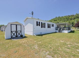 127 Green Acres Ln, Milford, PA 18337