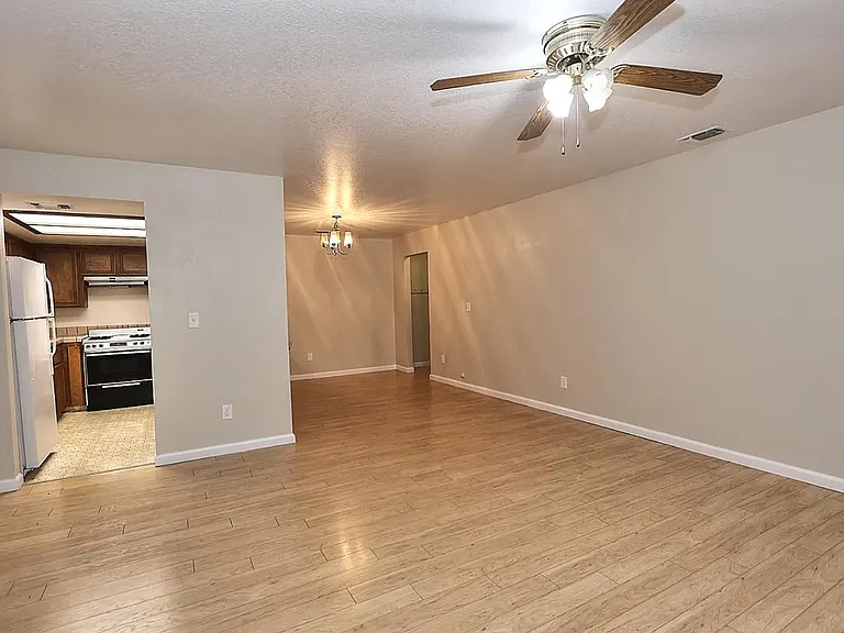 1460 Hickory St — Photo 7