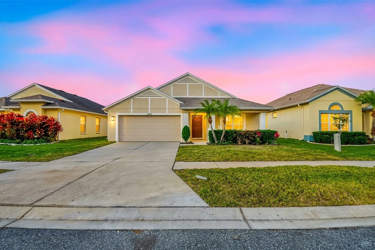 4 bed, 2057 sqft, $2,400 — Photo 1