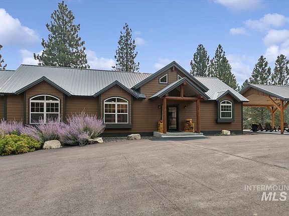 2nd image of 18 Creek Hollow Dr