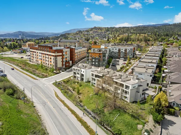 720 Valley Rd #44, Kelowna, BC V1V 0E1