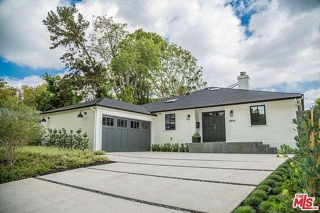 1st image of 2810 Castle Heights Ave