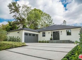 2810 Castle Heights Ave, Los Angeles, CA 90034