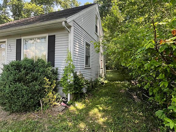 5th image of 8717 Blue Lick Rd