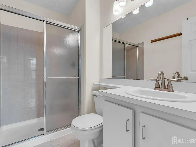91 Chelsea Ct #14 — Photo 25