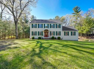 28 Emerald St, Tyngsboro, MA 01879