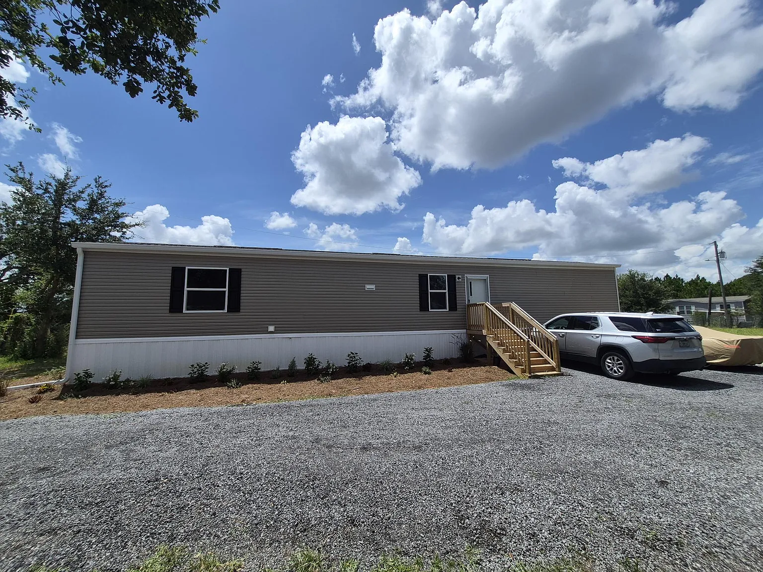 3 bed, 1000 sqft, $1,650 — Photo 1
