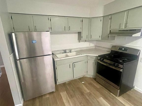 5th image of 8909 Ramona Ave