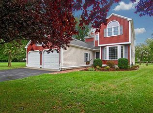 36 Samson Ln, Middletown, RI 02842