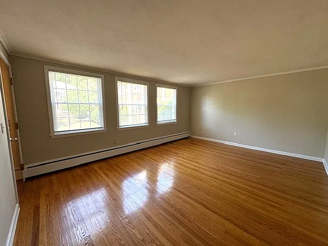 Sedgwick & Woodrow Apartments — Photo 17