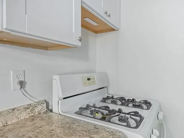 4121 N 33rd Dr — Photo 7