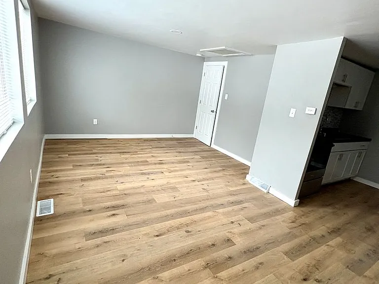 194 Lindsey Ave #196 — Photo 6