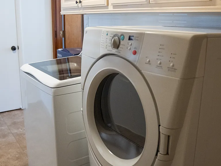 washer and dryer provided