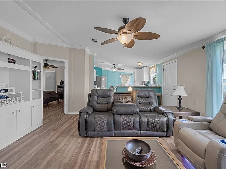 701 Coral Dr — Photo 7