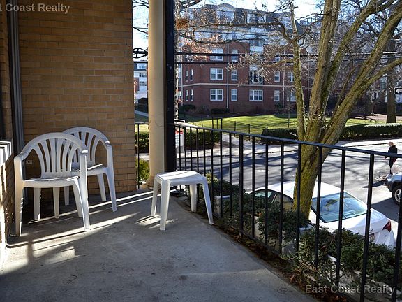 4th image of 8 Carol Ave #2