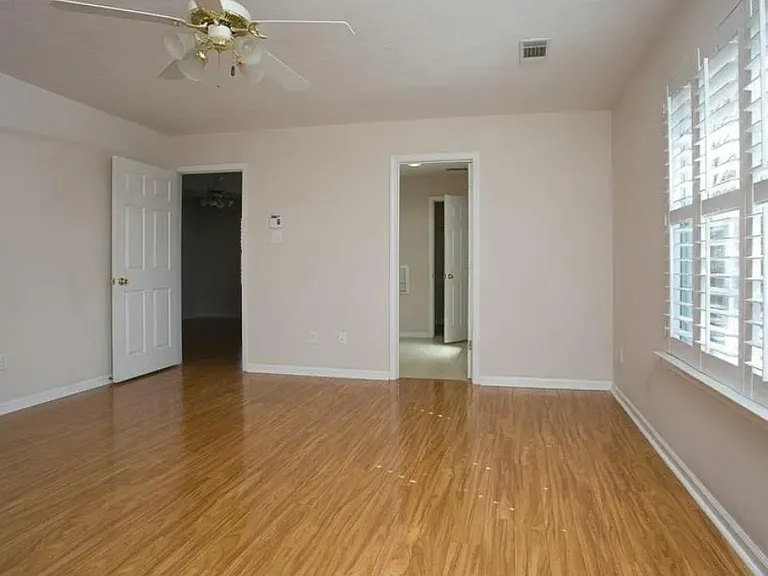 13011 Misty Glen Dr — Photo 26