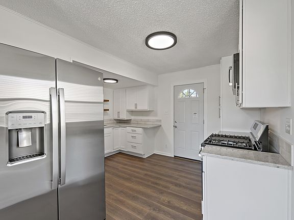 5th image of 3214 Miller Ave